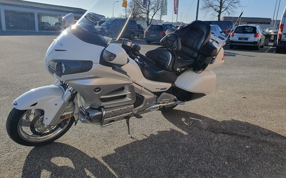 Gebrauchtmotorrad Honda GL 1800 Goldwing - Bild 4 Gebrauchtmotorrad Honda GL 1800 Goldwing - Bild 4