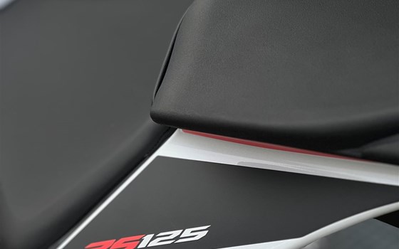 Neufahrzeug Aprilia RS 125 - Bild 6