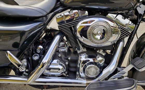 Gebrauchtmotorrad Harley-Davidson Road King Custom FLHRS - Bild 1 Gebrauchtmotorrad Harley-Davidson Road King Custom FLHRS - Bild 1