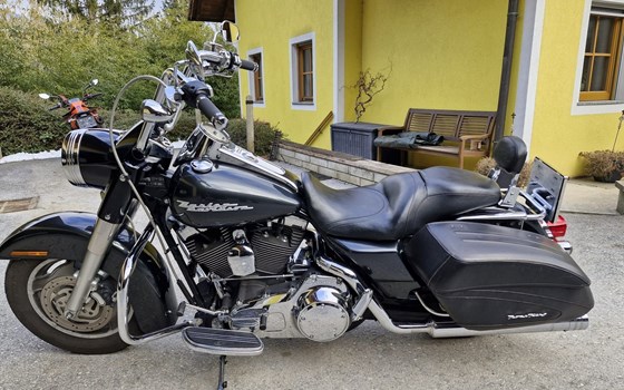 Gebrauchtmotorrad Harley-Davidson Road King Custom FLHRS - Bild 5 Gebrauchtmotorrad Harley-Davidson Road King Custom FLHRS - Bild 5