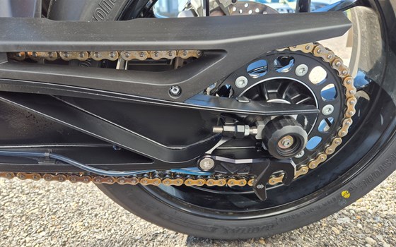 Gebrauchtmotorrad KTM 890 Duke R - Bild 10 Gebrauchtmotorrad KTM 890 Duke R - Bild 10
