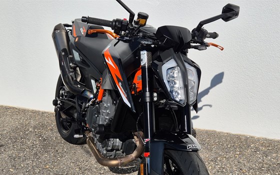 Gebrauchtmotorrad KTM 890 Duke R - Bild 3 Gebrauchtmotorrad KTM 890 Duke R - Bild 3