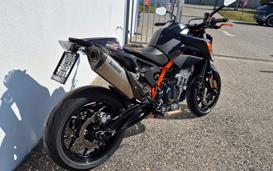 Gebrauchtmotorrad KTM 890 Duke R - Bild 4 Gebrauchtmotorrad KTM 890 Duke R - Bild 4