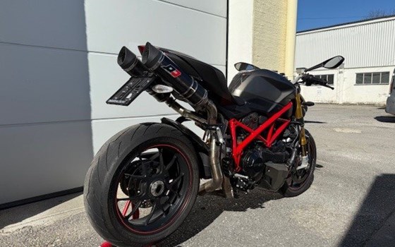 Gebrauchtmotorrad Ducati Streetfighter S - Bild 4 Gebrauchtmotorrad Ducati Streetfighter S - Bild 4