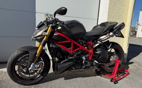 Gebrauchtmotorrad Ducati Streetfighter S - Bild 2 Gebrauchtmotorrad Ducati Streetfighter S - Bild 2