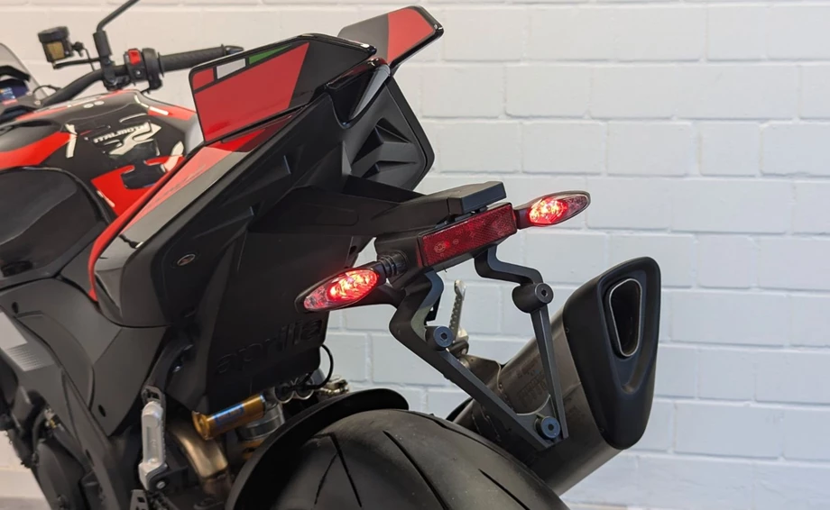 Angebot Aprilia Tuono V4 1100 Factory Bild 11: Angebot Aprilia Tuono V4 1100 Factory
