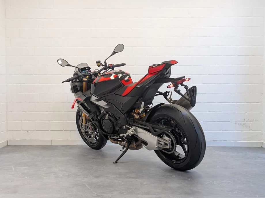 Angebot Aprilia Tuono V4 1100 Factory Bild 4: Angebot Aprilia Tuono V4 1100 Factory