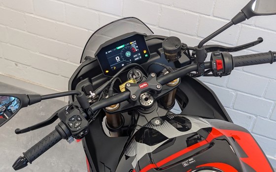 Neufahrzeug Aprilia Tuono V4 1100 Factory - Bild 5