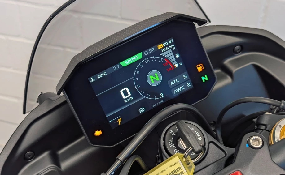 Angebot Aprilia Tuono V4 1100 Factory Bild 6: Angebot Aprilia Tuono V4 1100 Factory