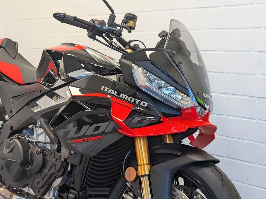 Angebot Aprilia Tuono V4 1100 Factory Bild 9: Angebot Aprilia Tuono V4 1100 Factory
