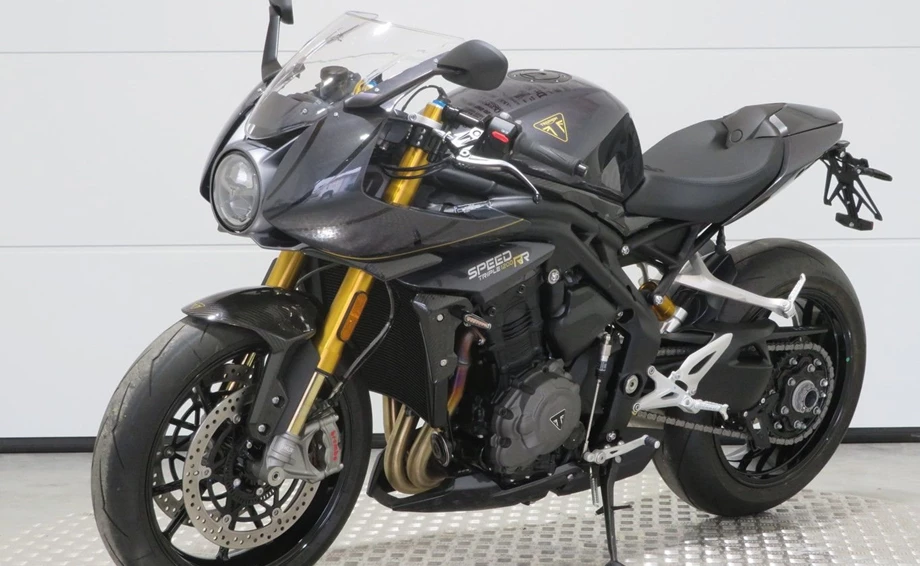 Angebot Triumph Speed Triple 1200 RR James Bond Edition Bild 5: Angebot Triumph Speed Triple 1200 RR James Bond Edition