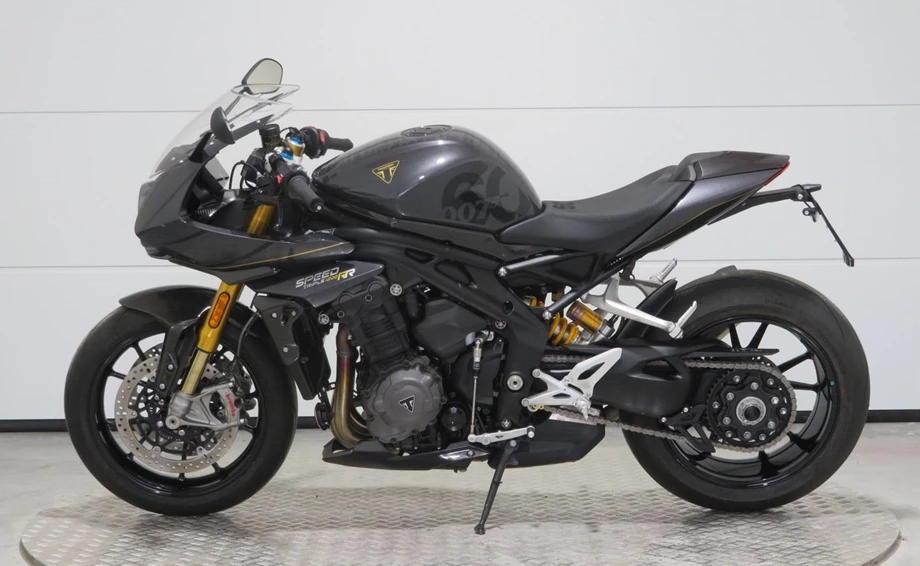 Angebot Triumph Speed Triple 1200 RR James Bond Edition Bild 6: Angebot Triumph Speed Triple 1200 RR James Bond Edition