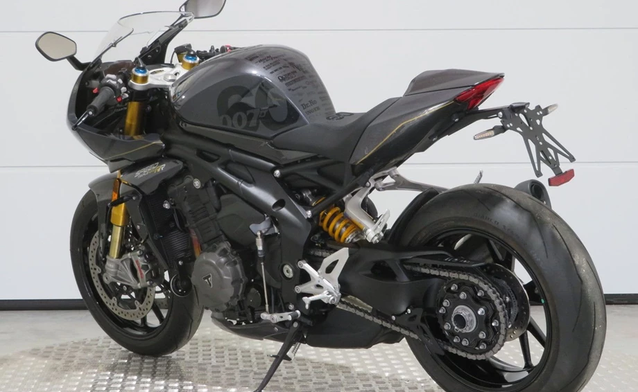 Angebot Triumph Speed Triple 1200 RR James Bond Edition Bild 7: Angebot Triumph Speed Triple 1200 RR James Bond Edition