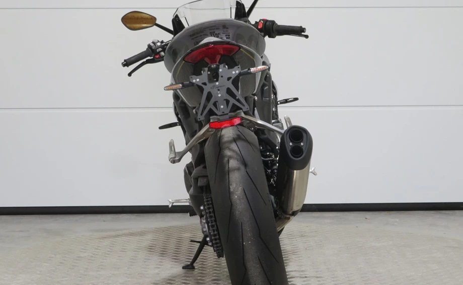 Angebot Triumph Speed Triple 1200 RR James Bond Edition Bild 8: Angebot Triumph Speed Triple 1200 RR James Bond Edition