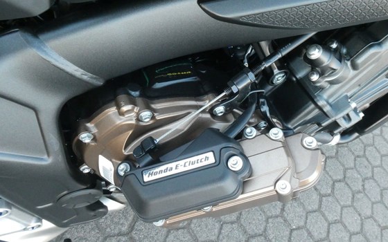 Neufahrzeug Honda CB650R E-Clutch - Bild 11