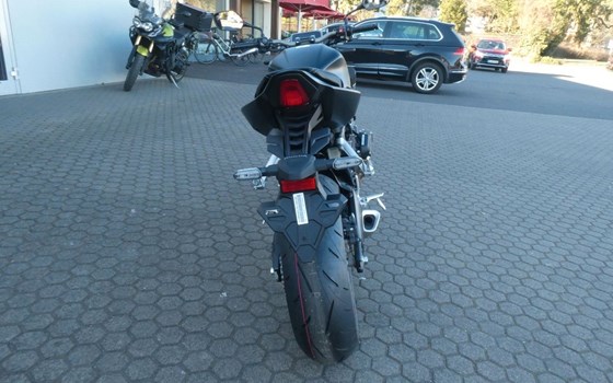 Neufahrzeug Honda CB650R E-Clutch - Bild 4