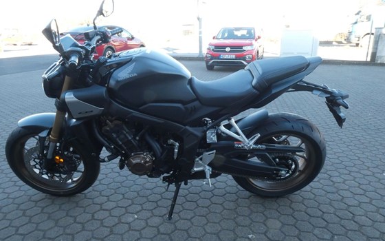 Neufahrzeug Honda CB650R E-Clutch - Bild 6