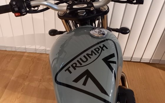 Gebrauchtmotorrad Triumph Street Scrambler - Bild 10