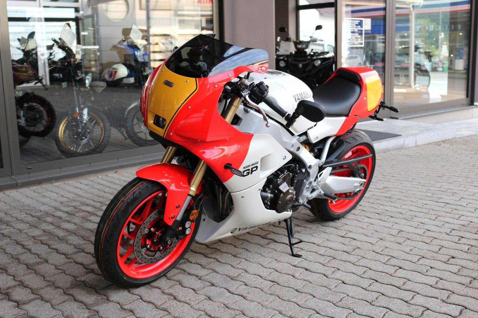 Yamaha XSR900 GP mit GP Racer Pack