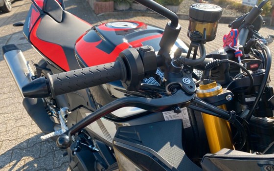 Neufahrzeug Aprilia Tuono V4 1100 Factory - Bild 11