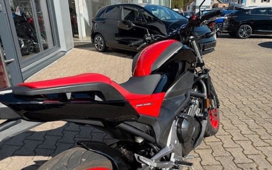 Gebrauchtmotorrad Honda NC750S - Bild 8