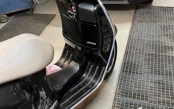 Gebrauchtmotorrad Vespa GTS 250 i.e. - Bild 3