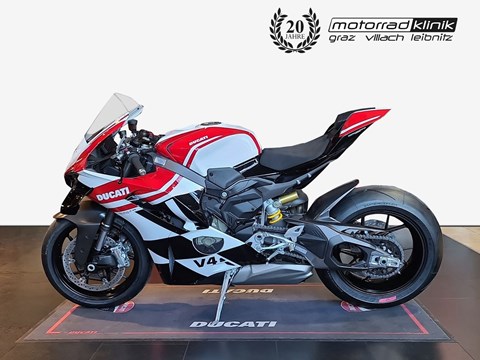 Ducati Panigale V4 Tricolore