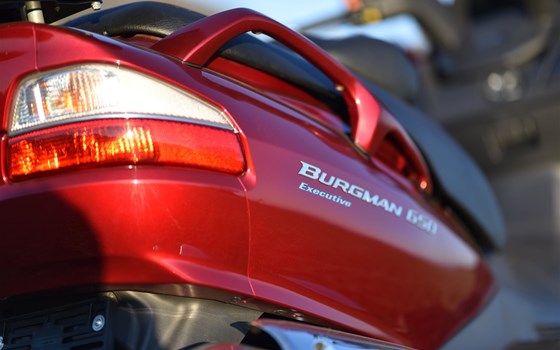 Gebrauchtmotorrad Suzuki Burgman 650 Executive - Bild 10 Gebrauchtmotorrad Suzuki Burgman 650 Executive - Bild 10