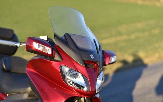 Gebrauchtmotorrad Suzuki Burgman 650 Executive - Bild 12 Gebrauchtmotorrad Suzuki Burgman 650 Executive - Bild 12