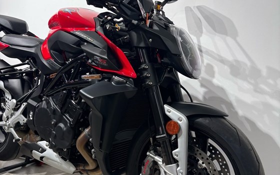 Gebrauchtmotorrad MV Agusta Brutale 1000 RS - Bild 3 Gebrauchtmotorrad MV Agusta Brutale 1000 RS - Bild 3