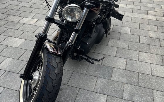 Gebrauchtmotorrad Harley-Davidson Dyna Street Bob Special - Bild 1 Gebrauchtmotorrad Harley-Davidson Dyna Street Bob Special - Bild 1
