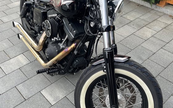 Gebrauchtmotorrad Harley-Davidson Dyna Street Bob Special - Bild 2 Gebrauchtmotorrad Harley-Davidson Dyna Street Bob Special - Bild 2