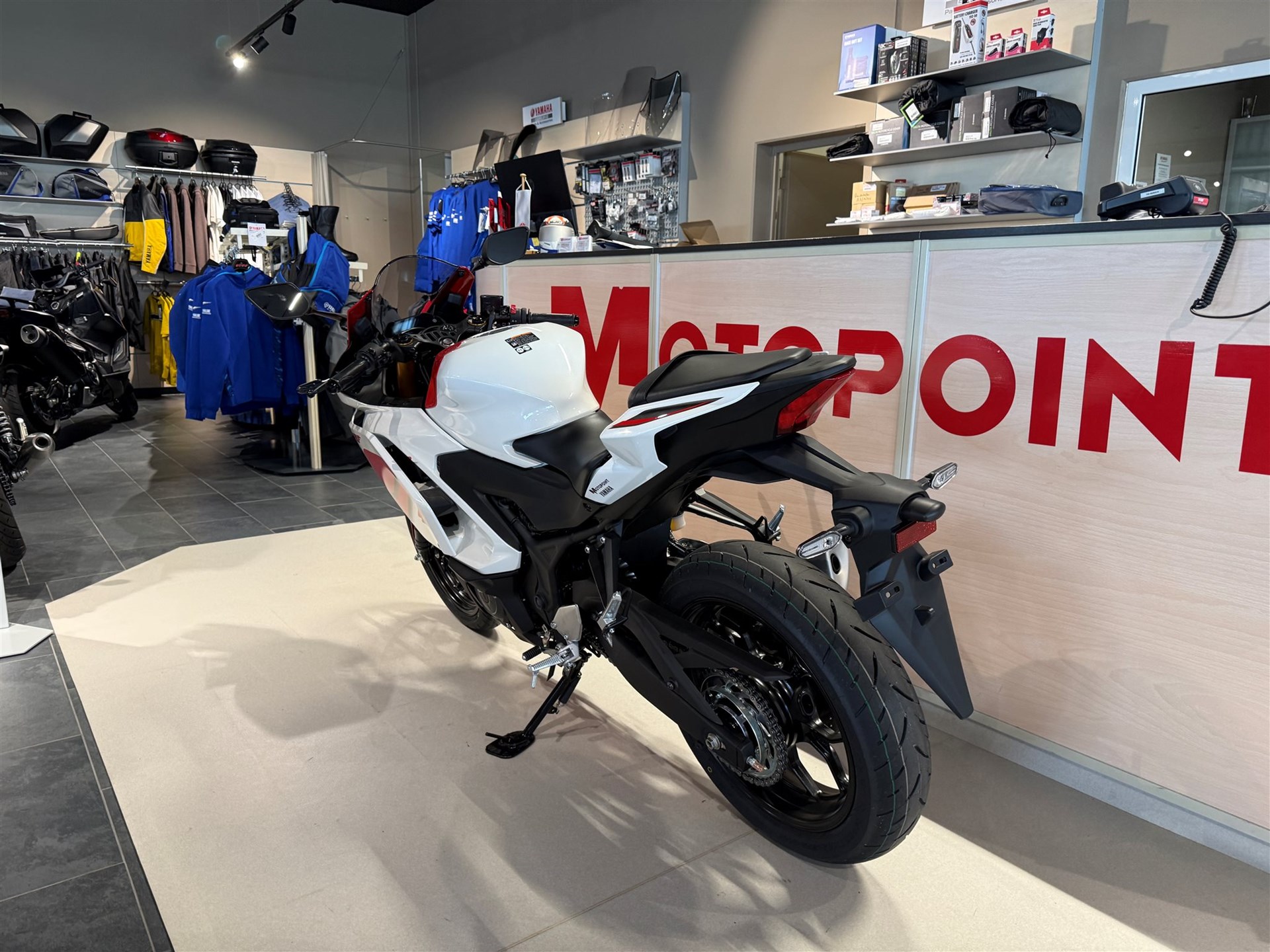 Yamaha R3