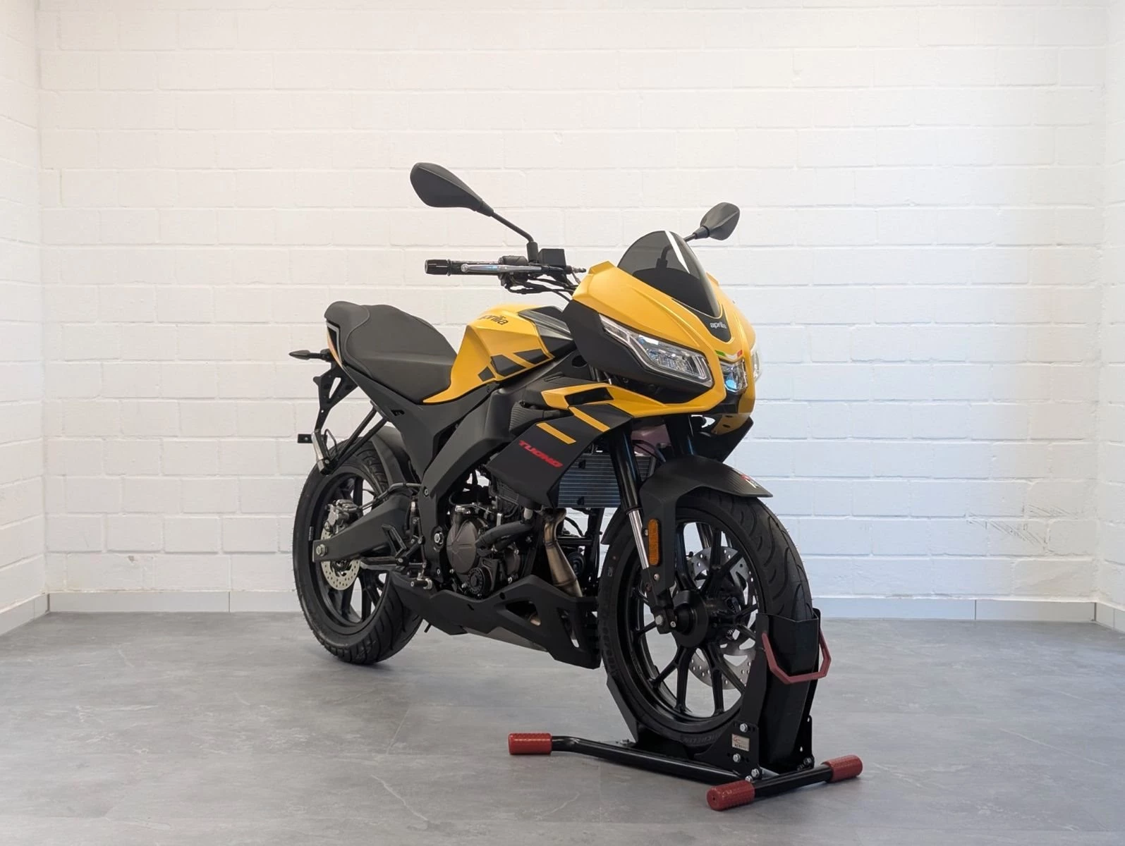 Aprilia Tuono 125