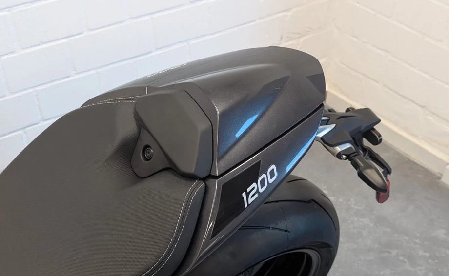 Angebot Triumph Speed Triple 1200 RS Bild 10: Angebot Triumph Speed Triple 1200 RS