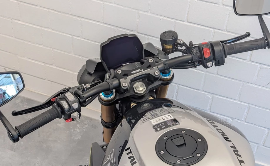Angebot Triumph Speed Triple 1200 RS Bild 5: Angebot Triumph Speed Triple 1200 RS