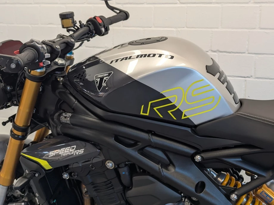 Angebot Triumph Speed Triple 1200 RS Bild 7: Angebot Triumph Speed Triple 1200 RS