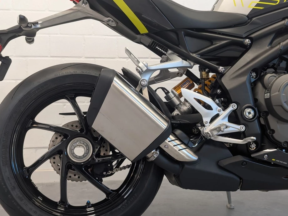 Angebot Triumph Speed Triple 1200 RS Bild 9: Angebot Triumph Speed Triple 1200 RS