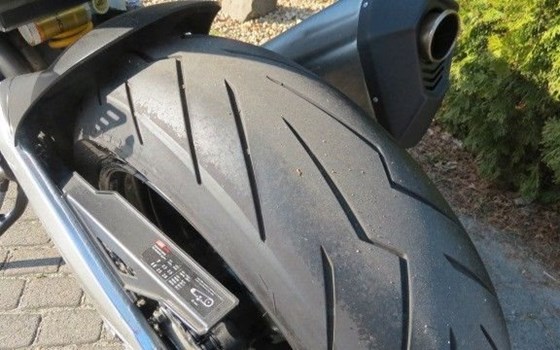 Gebrauchtmotorrad Aprilia Tuono V4 1100 RR - Bild 7