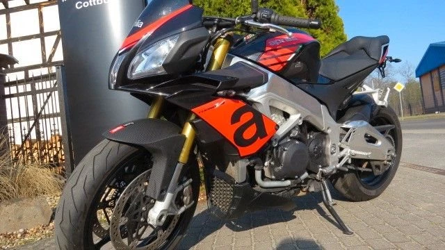 Angebot Aprilia Tuono V4 1100 RR Bild 8: Angebot Aprilia Tuono V4 1100 RR
