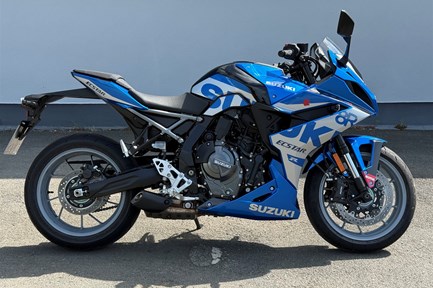 Suzuki GSX-8R