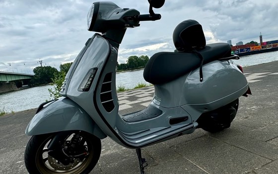Gebrauchtmotorrad Vespa GTS 300 hpe Super Tech - Bild 2