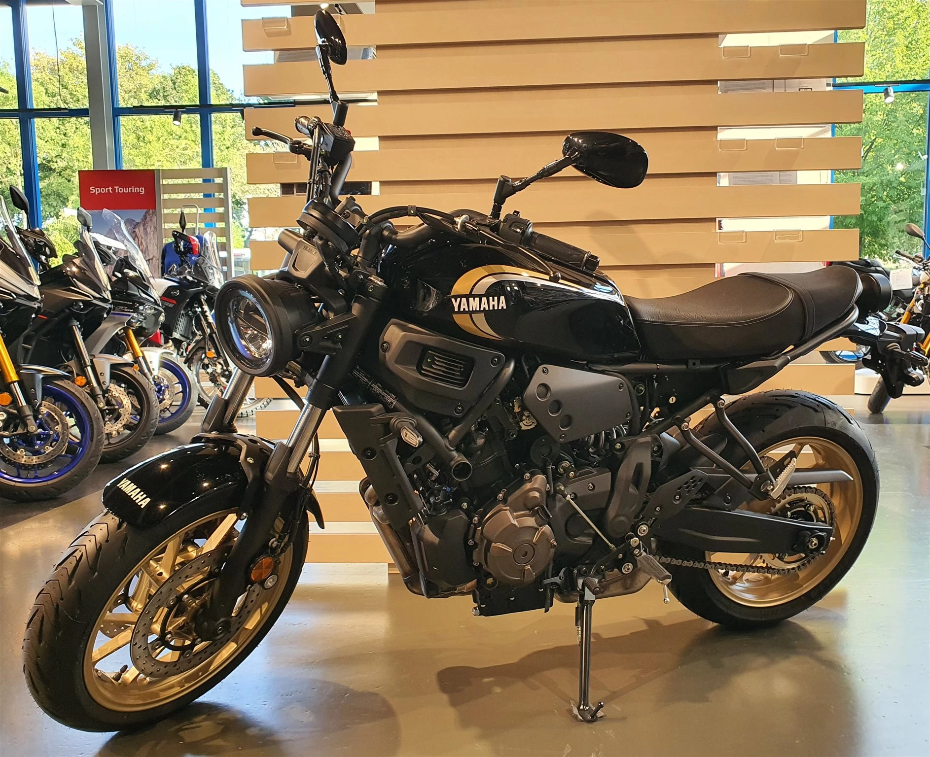 Yamaha XSR700