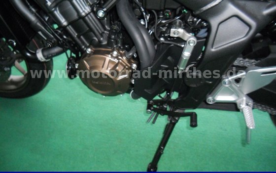 Neufahrzeug Honda CB650R E-Clutch - Bild 11