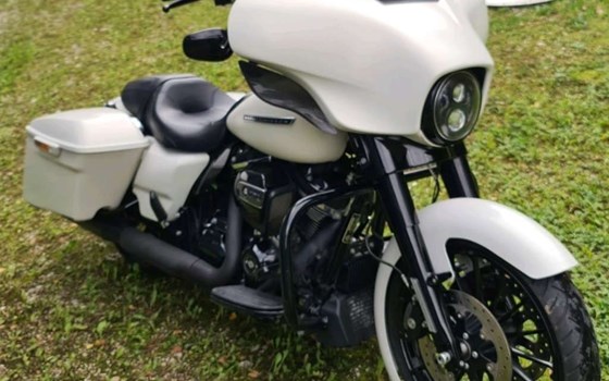 Gebrauchtmotorrad Harley-Davidson Touring Street Glide Special FLHXS - Bild 1