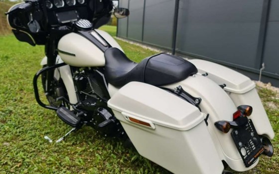 Gebrauchtmotorrad Harley-Davidson Touring Street Glide Special FLHXS - Bild 2