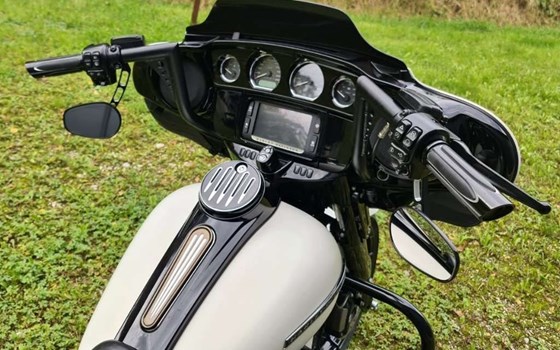 Gebrauchtmotorrad Harley-Davidson Touring Street Glide Special FLHXS - Bild 4