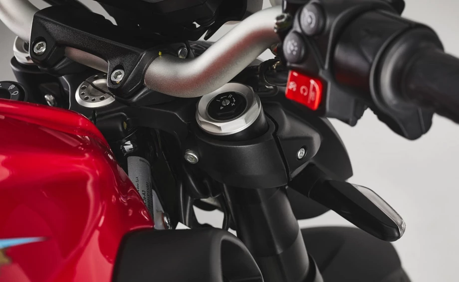 Angebot MV Agusta Brutale 800 R Bild 9: Angebot MV Agusta Brutale 800 R