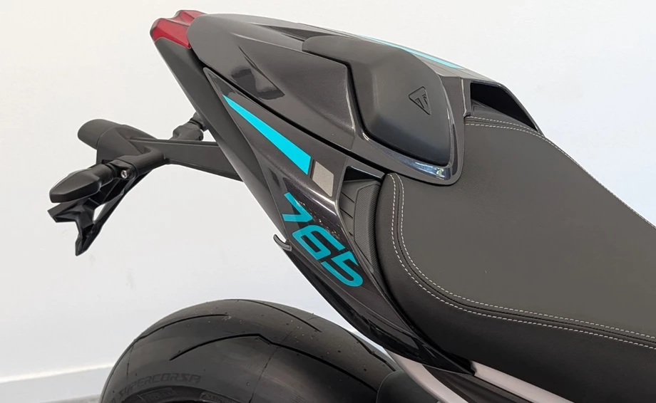 Angebot Triumph Street Triple 765 RS Bild 7: Angebot Triumph Street Triple 765 RS