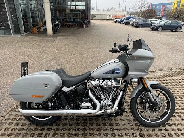 Harley-Davidson Softail Low Rider ST (Billiard Gray/Chrome Finish) - Bild 3
